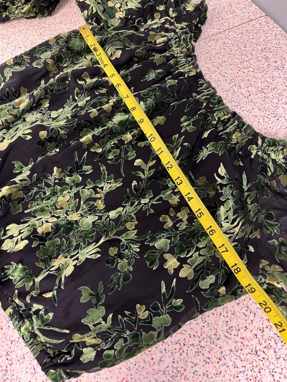 Anthropologie NWT Off-Shoulder Burnout Velvet Blouse Green Black Women’s Size M - Picture 6 of 8
